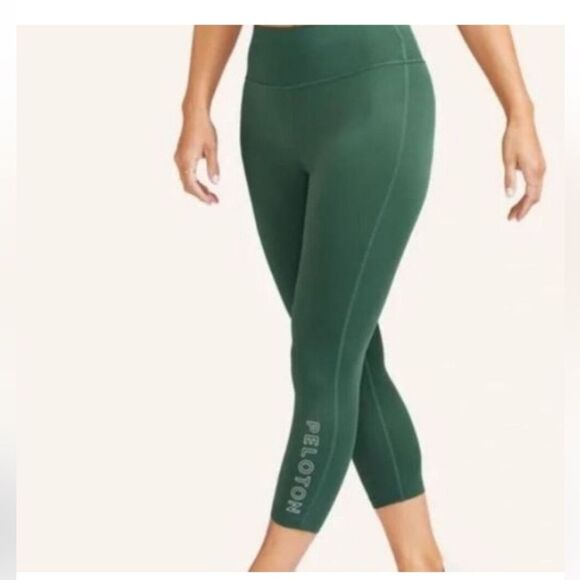 Peloton Move Mission Green Capri Leggings - Picture 2 of 6